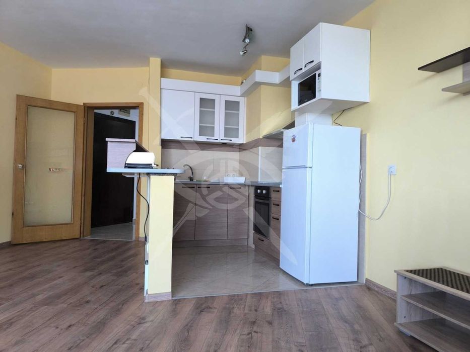 Дава се под наем Тристаен апартамент в София, Студентски град - 95 кв.м за 700 € - Снимка #1