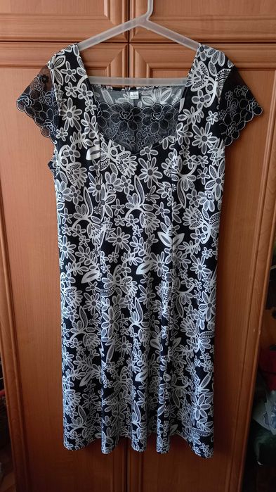 Нарядное летнее платье 50-52р