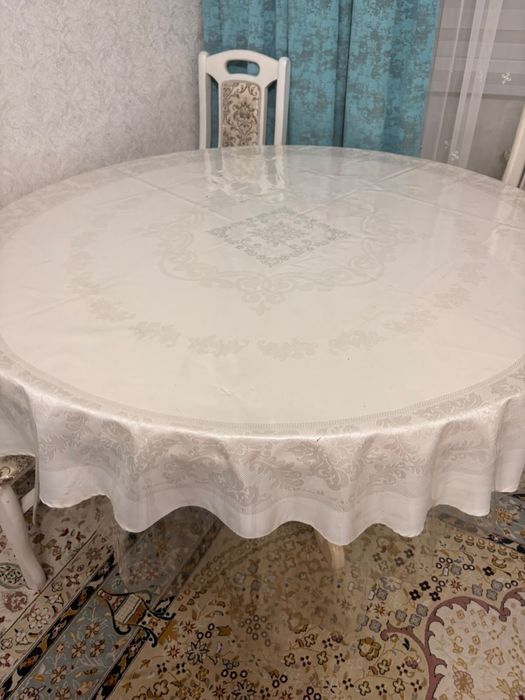 Продам стол 1,5 м без стульев