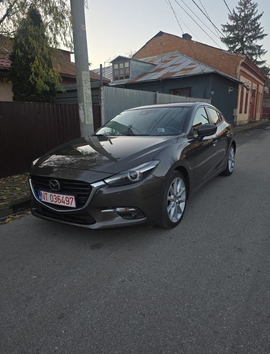 Mazda 3 Mazda 3 2.2 Diesel 150 CP • 2017 • Manual • Cameră • Navigație