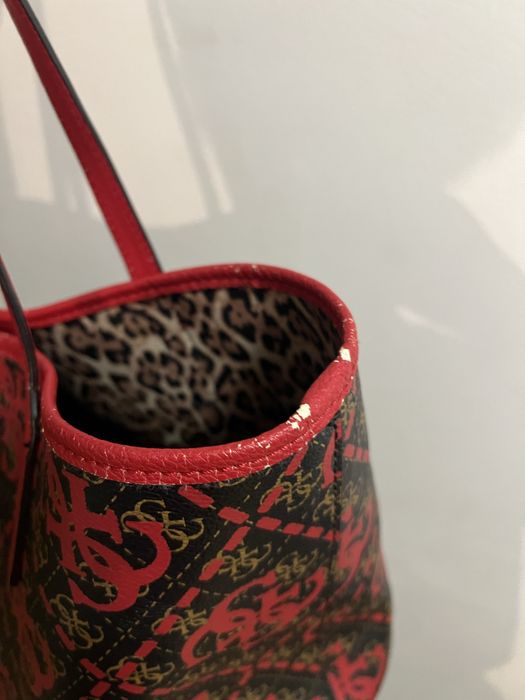 Дамска чанта GUESS