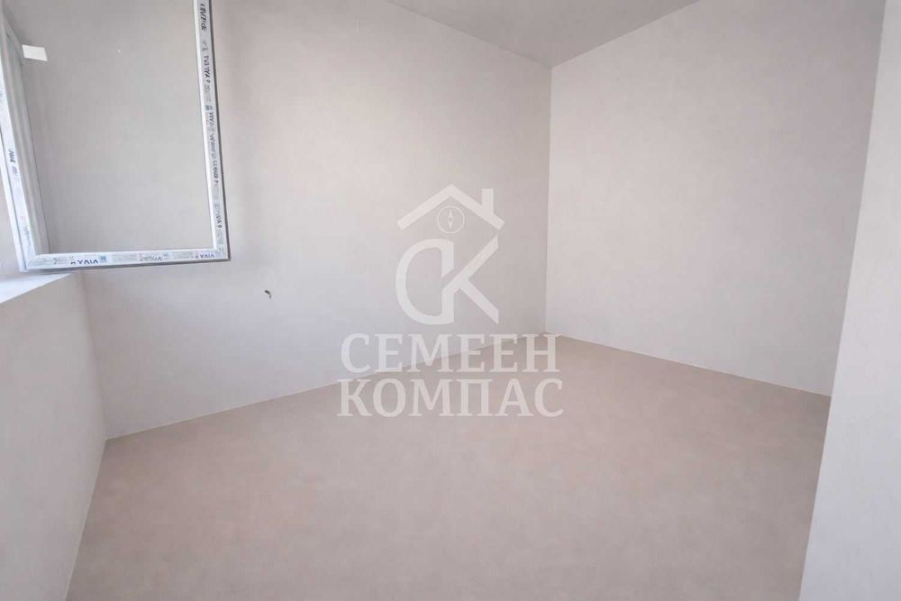 Двустаен апартамент в Остромила