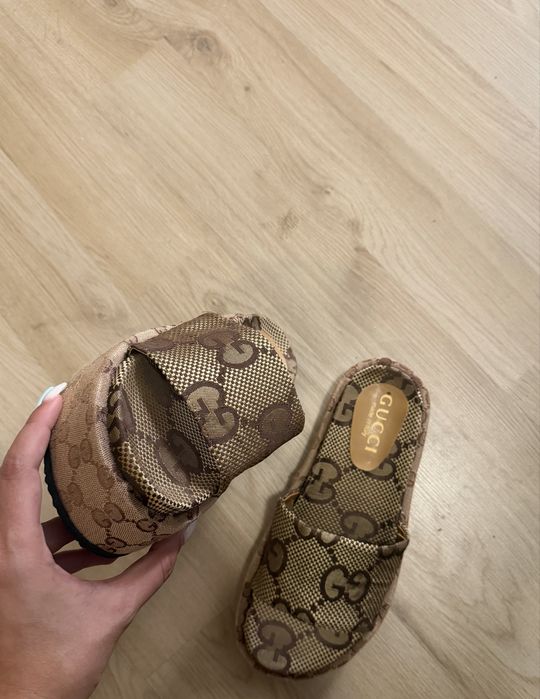Нови чехли Gucci