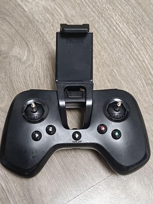 Telecomanda dronă parrot