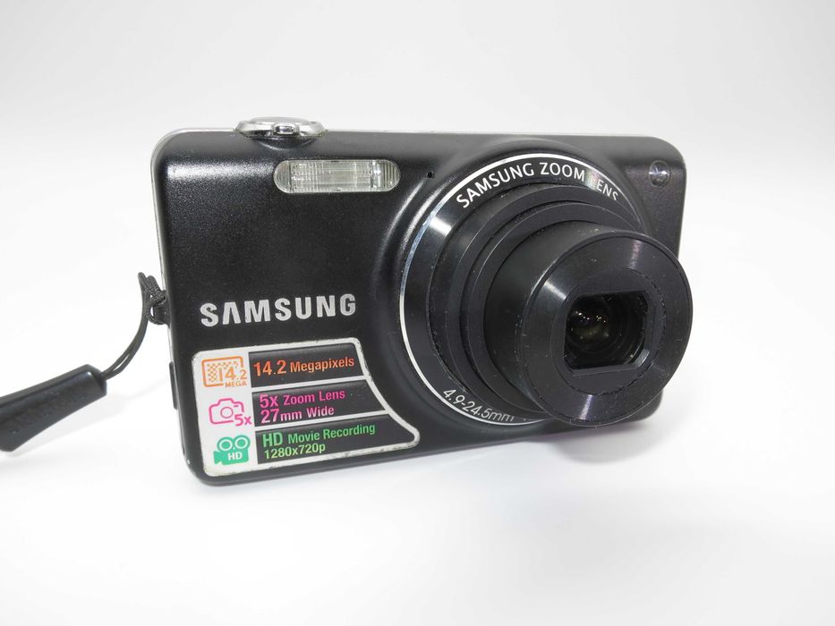 Samsung ST65 ултра компактен цифров фотоапарат, черна дигитална камера, в отлично състояние, пълен комплект, работи супер.