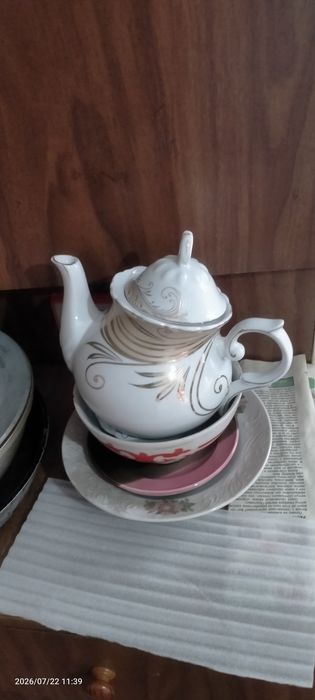 Чайник фарфоровый средний 1000 тг
