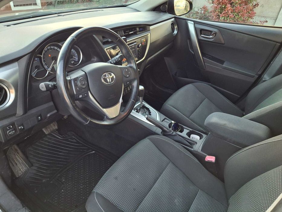 Toyota Auris 1.6 L Valvematic, Automata, 136cp, Istoric Toyota, 136000km 2013