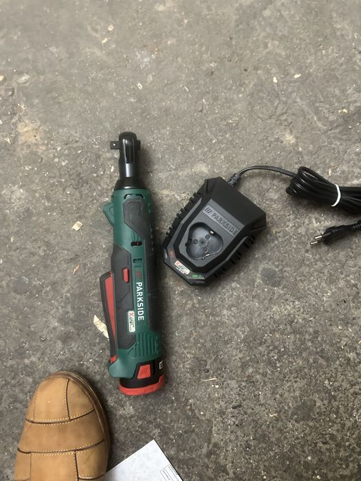 Crichet cu acumulator 12 v