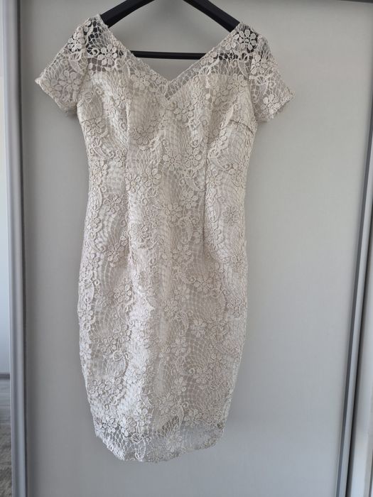 Дамска официална рокля ,носена веднъж на повод