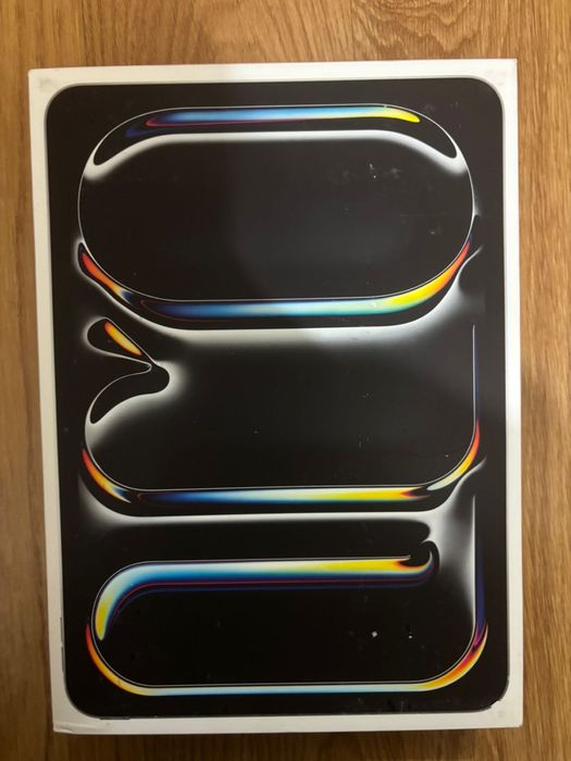 Ай пад 11 про (М 4)