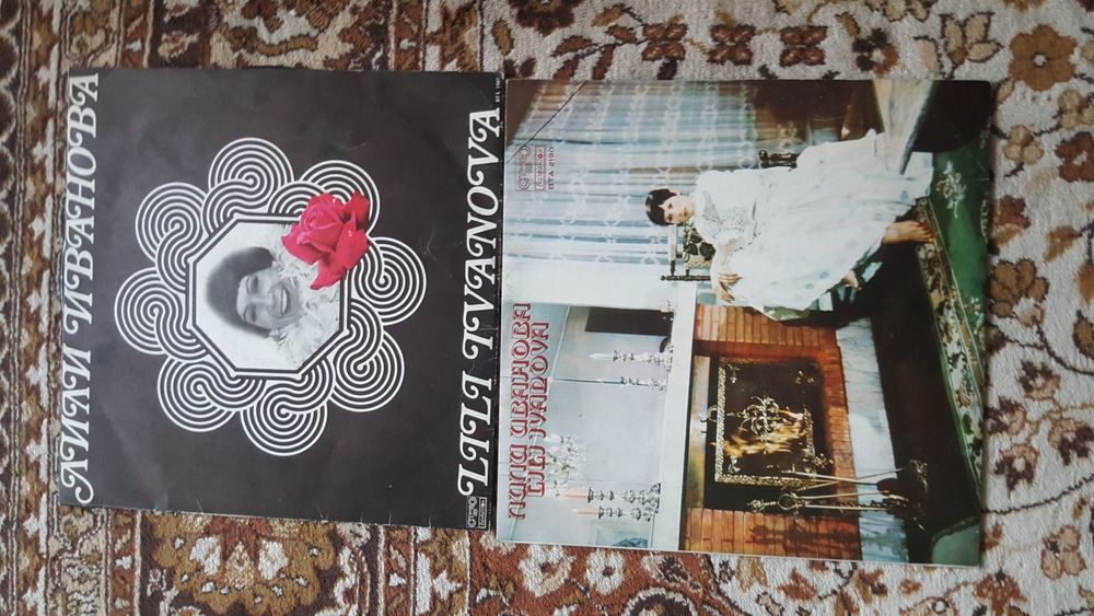 Грамофонни плочи 33 и 45 оборота - големи и малки