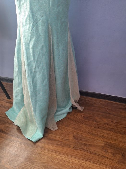 Продам вечернее элегантное платье