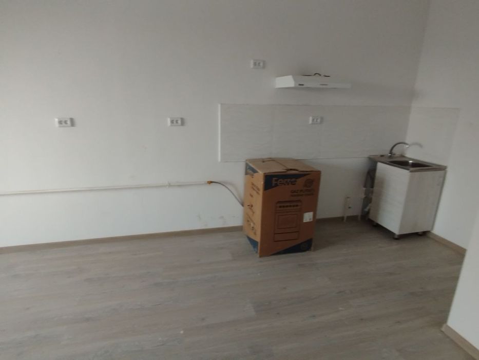 Sokin makon1 8-uy 13 qavatdan 61 m² uy sotiladi. M²  10.milliondan