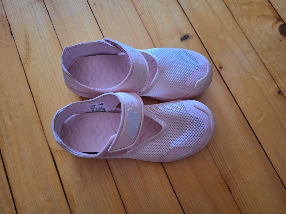 Детски сандали за момиче номер 32 New balance