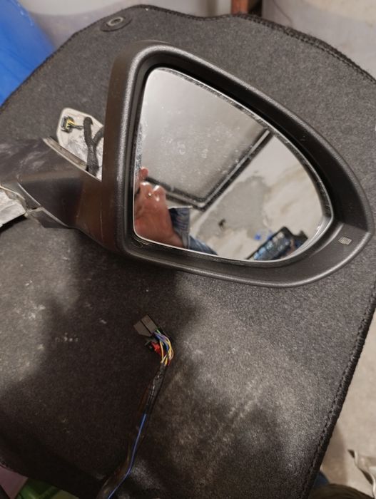 Ел.огледало за Голф 7 2015 г.прибиращо се.