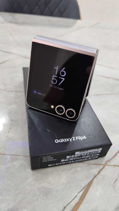 Samsung Galaxy Flip 6