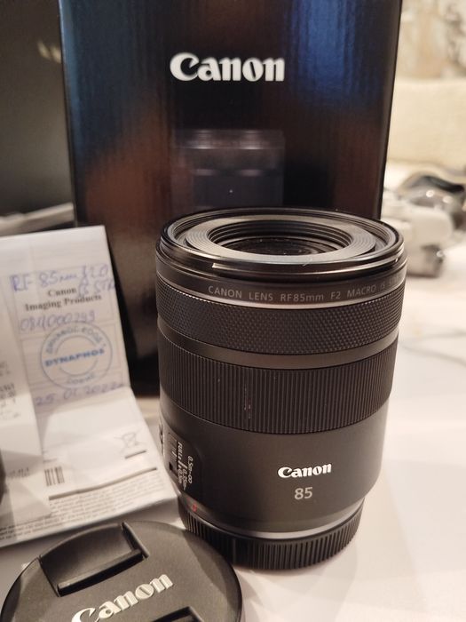 Продавам обектив CANON RF 85mm f/2.0 Macro