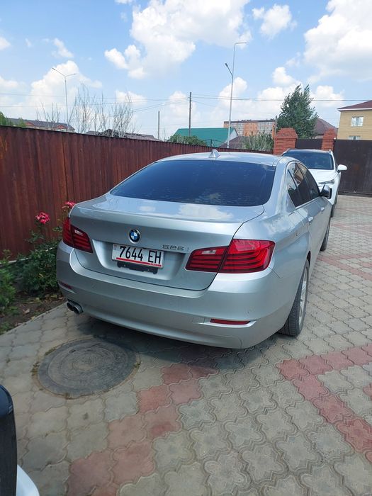 BMW M5 F10 528i 2015г