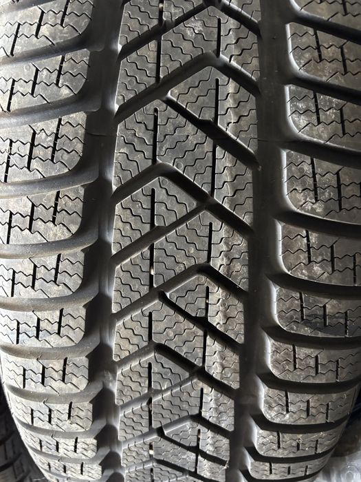 Anvelope de iarna Pirelli 235 45 R19 Demo