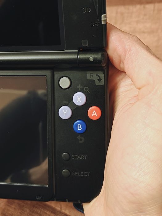 New Nintendo 3DS XL Louvre Audioguide Edition