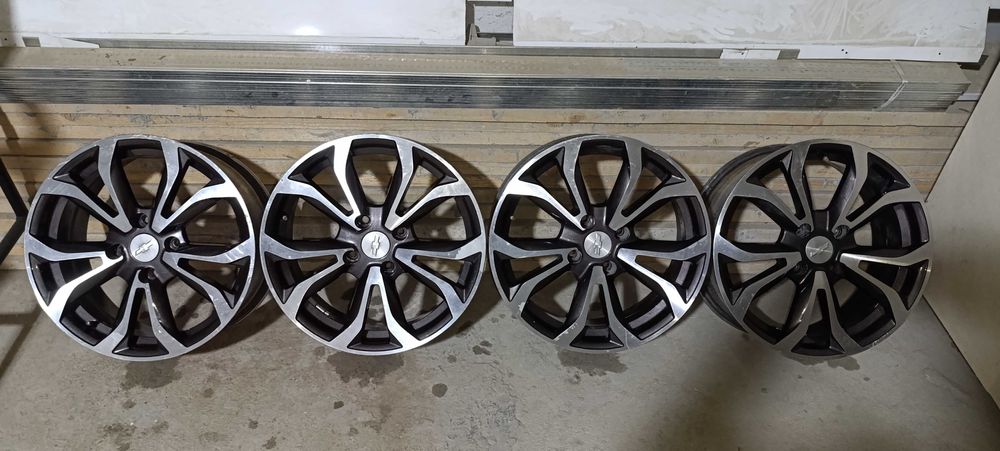 Сака деска балони билан сотилади