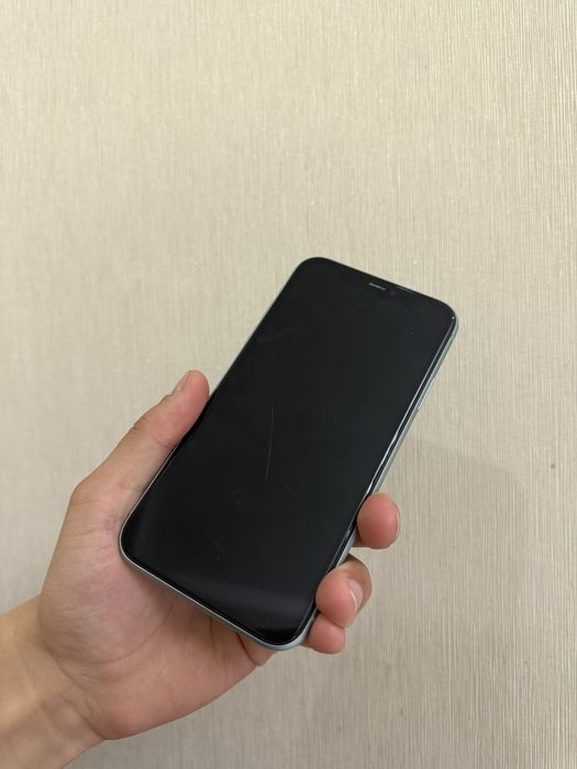 Айфон 11 с каробкой