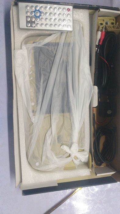 Аксессуар. Для автомобиля двиди козырек .