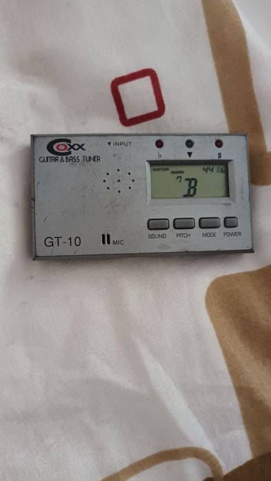 Tuner & Metronom pentru instrumente muzicale
