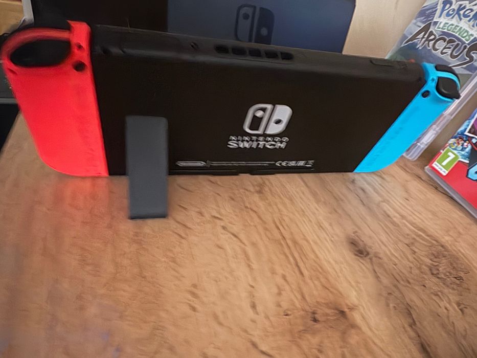 Nintendo Switch + 2 игри