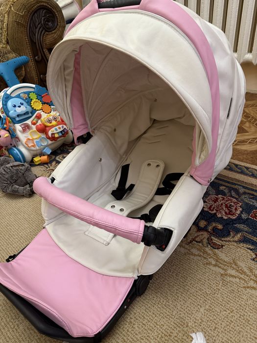 Коляску продам полный комплект