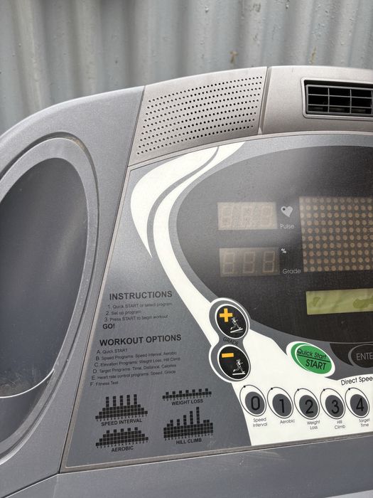 Тренажерный беговой дорожка