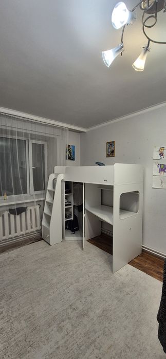 Кровать детскую двухярусную