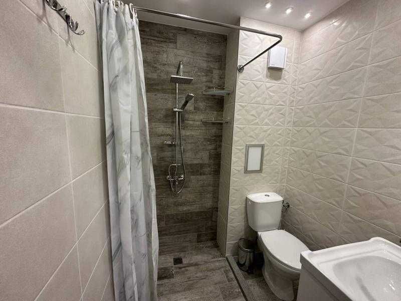 Дава се под наем Двустаен апартамент в Бургас, Лазур - 80 кв.м за 648.21 € - Снимка #12