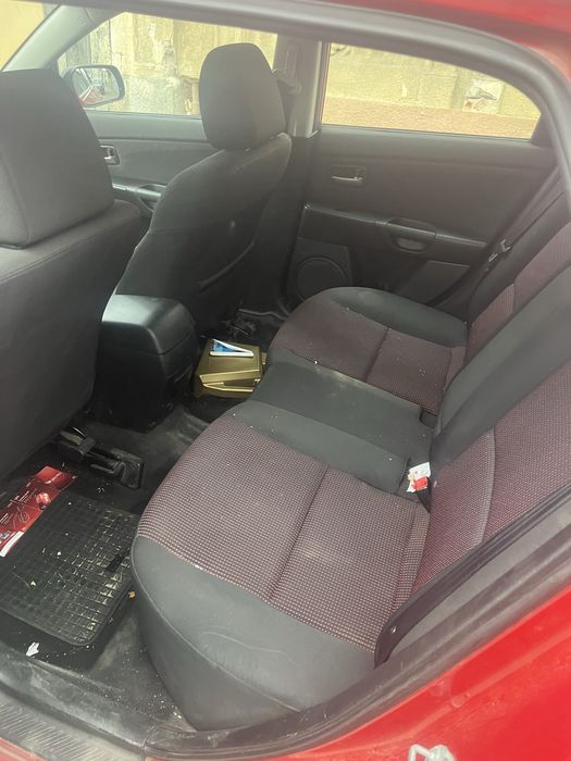 Se vinde mazda 3
