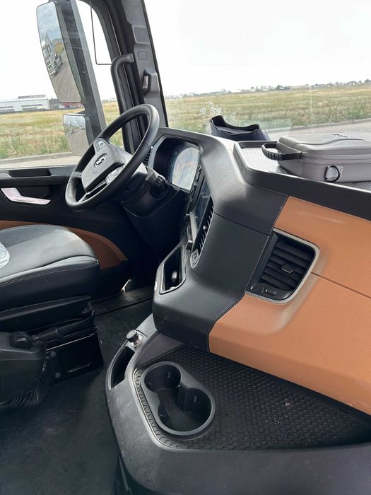 Новый тягач Shacman X6000 4/2