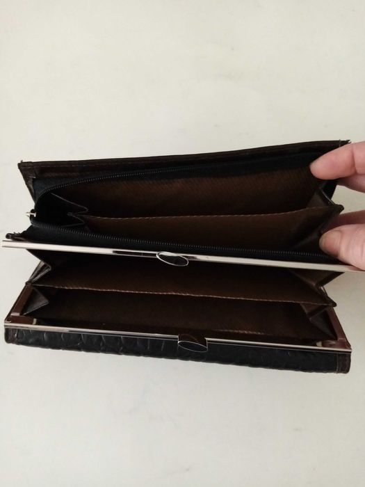 Нови дамски портмонета и нов кожен ключодържател.