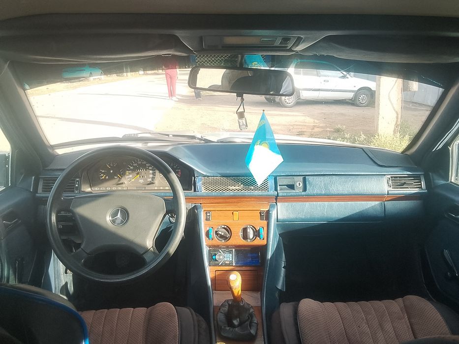 Mercedes-Benz W124 срочьно