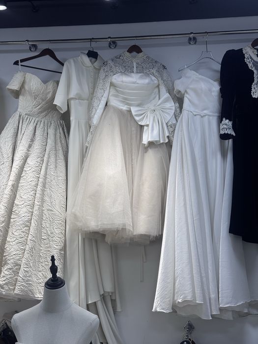 Той көйлектері барлығы сатылады