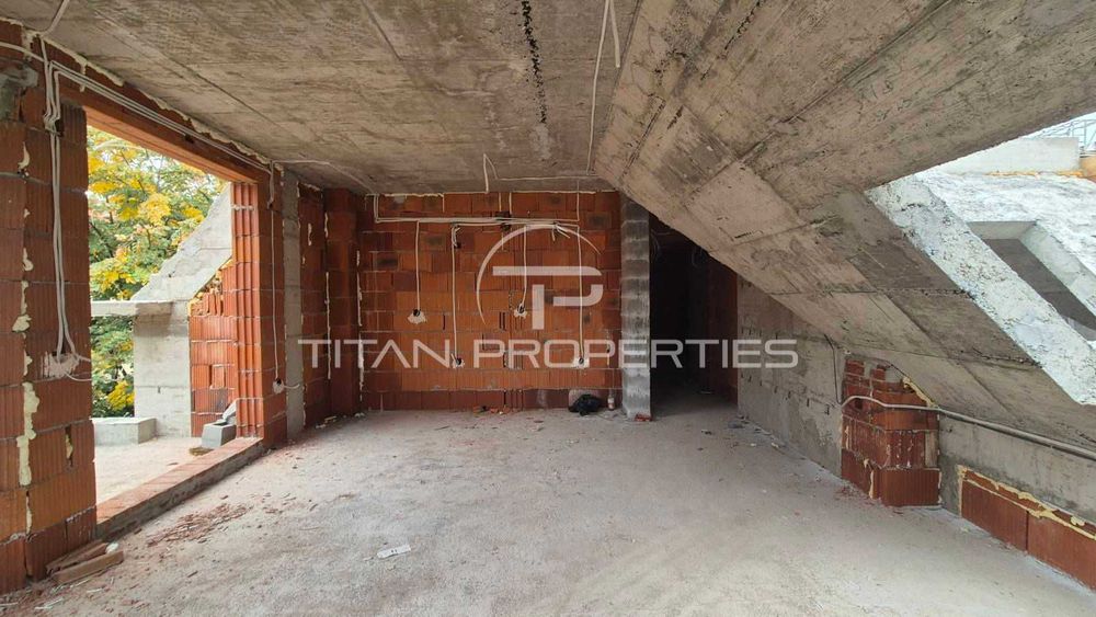 Тристаен апартамент в Центъра