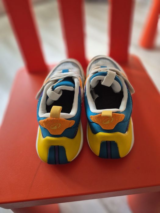 Pantofi sport ,marimea 29( 17 cm in interior)