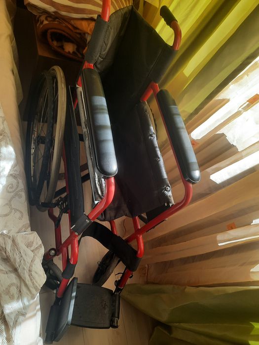 Scaun pliabil persoane dizabilitati utilizat