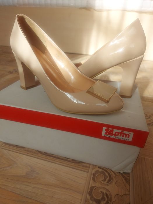 Туфли на каблуке