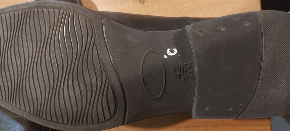 Продам туфли размер 42