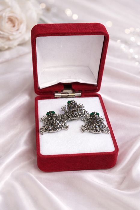 Серьги с лягушкой на удачу