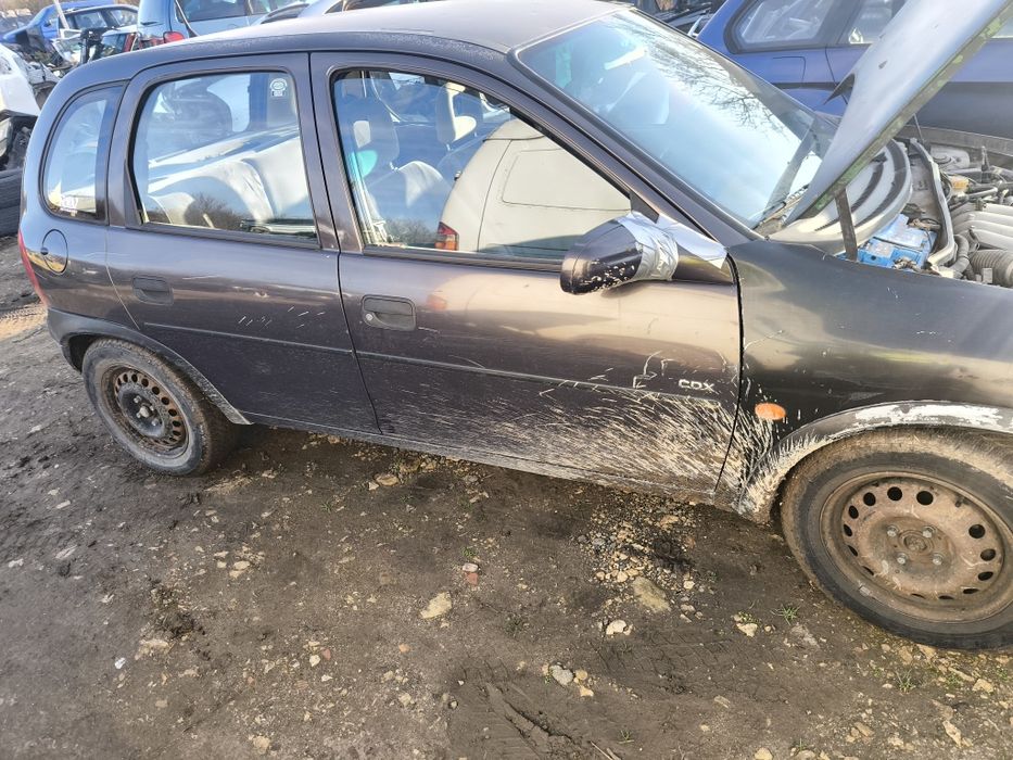 Опел Корса 1,4 16v На части 99г.