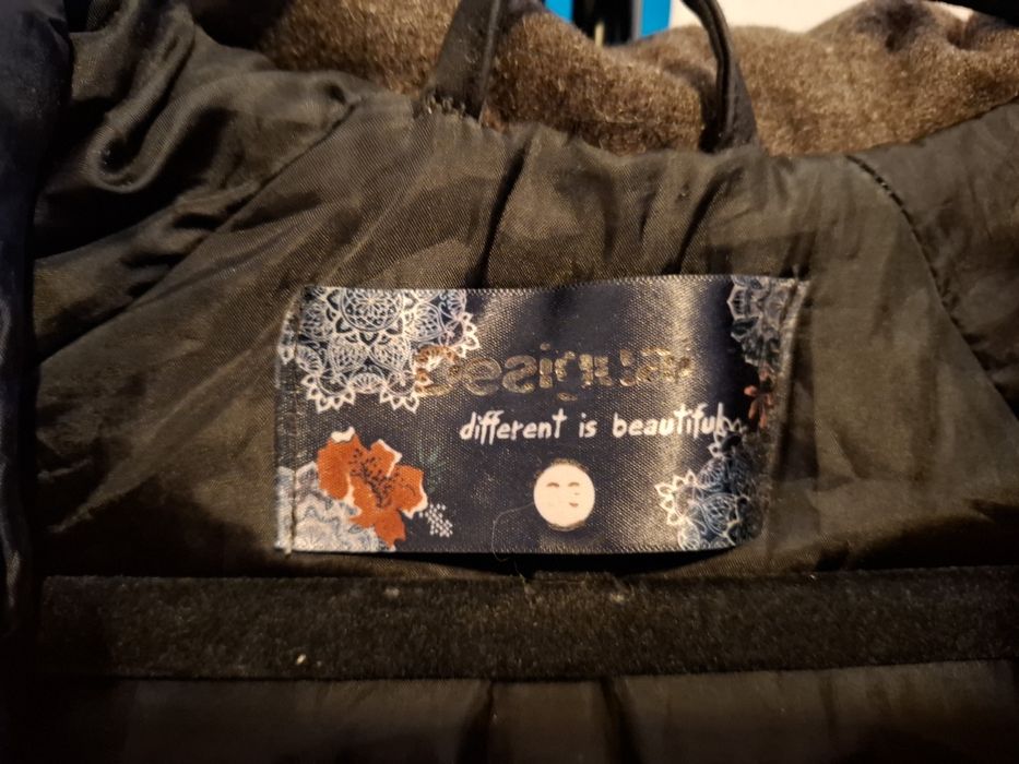 Geacă "Desigual", impermeabilă!