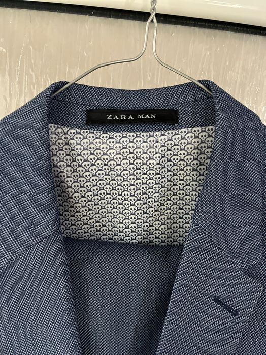 Costum de barbati. Zara