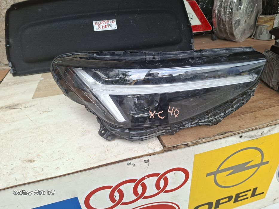 Оригинални фарове VOLVO XC 40 ляв/десен