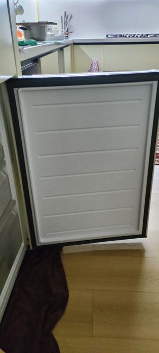 Холодилник сатылады