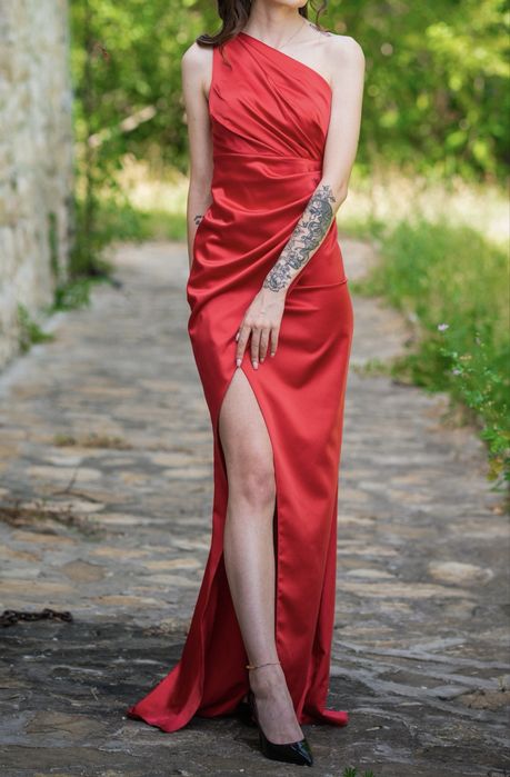 Официална рокля